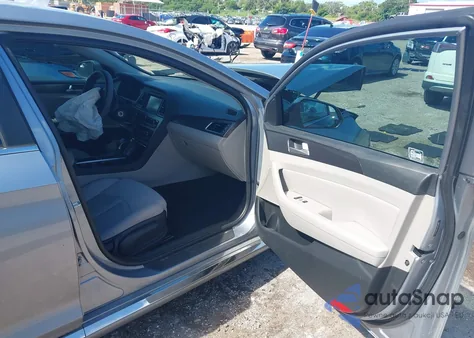 2017 Hyundai Sonata Sport z USA, uszkodzony, nr VIN 5NPE34AF6HH541057